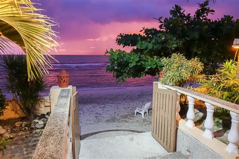 Sunset Bay Beach Resort: Featuring Elyu's Beautiful Sunset (San .